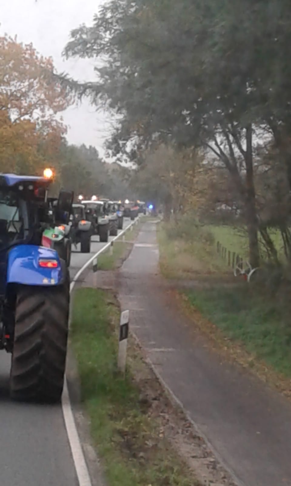 newsimages/50-Trecker demo1.jpg